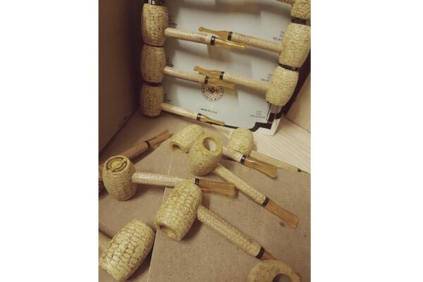 تصویر  Natural Straight Missouri Meerschaum Corn Cob