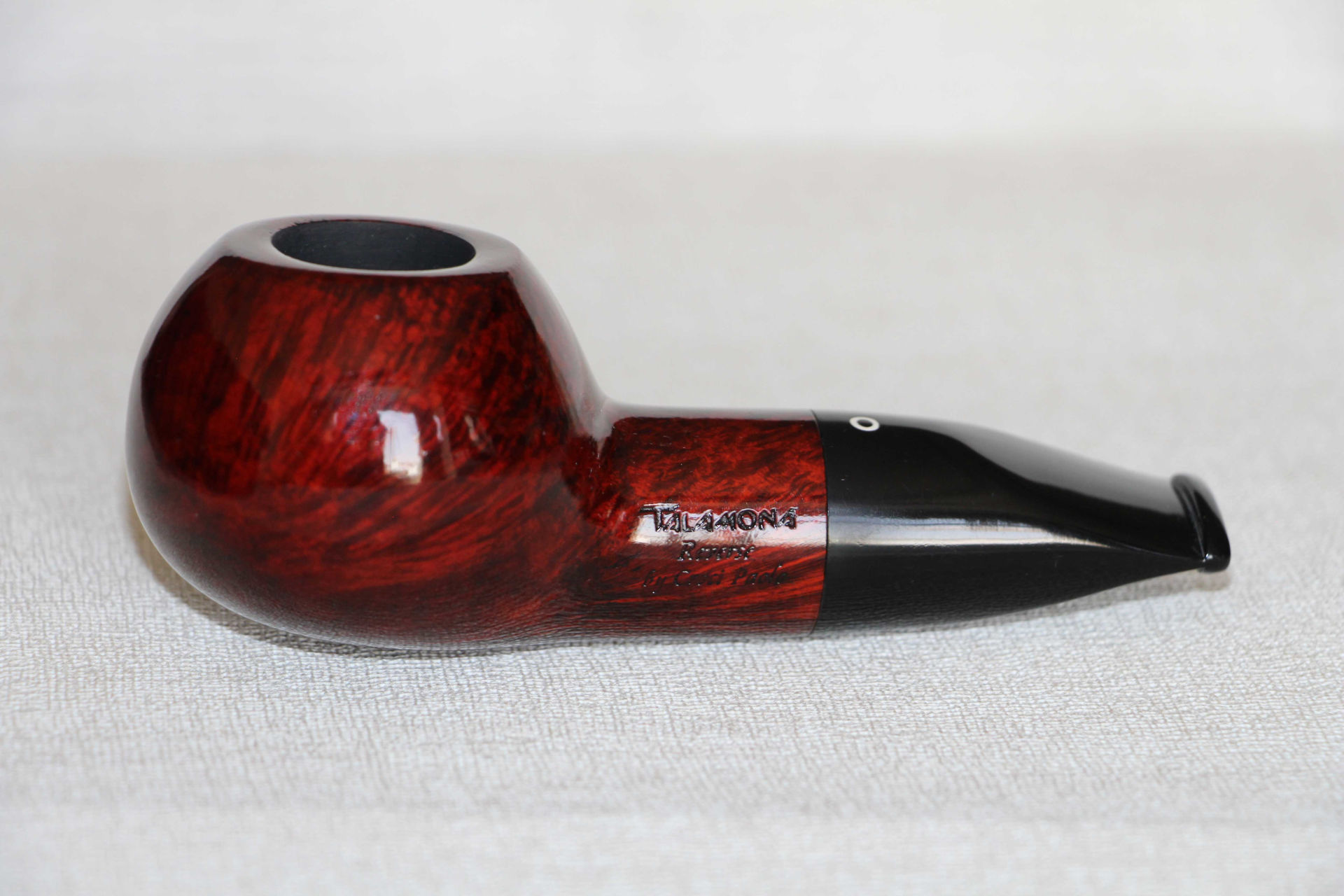 Talamona Reverse Calabash Oval red smooth